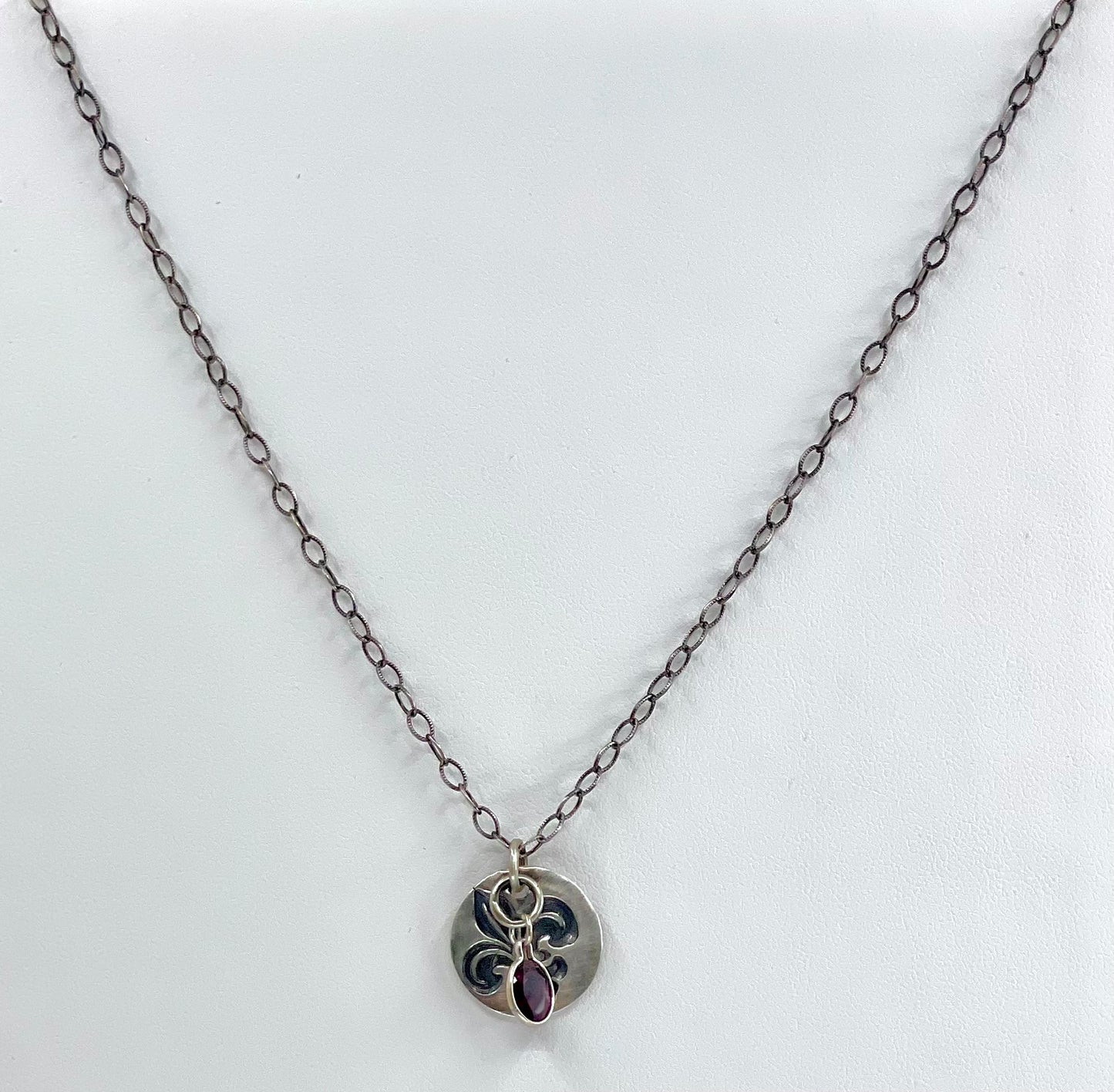 Fleur de Lis Garnet