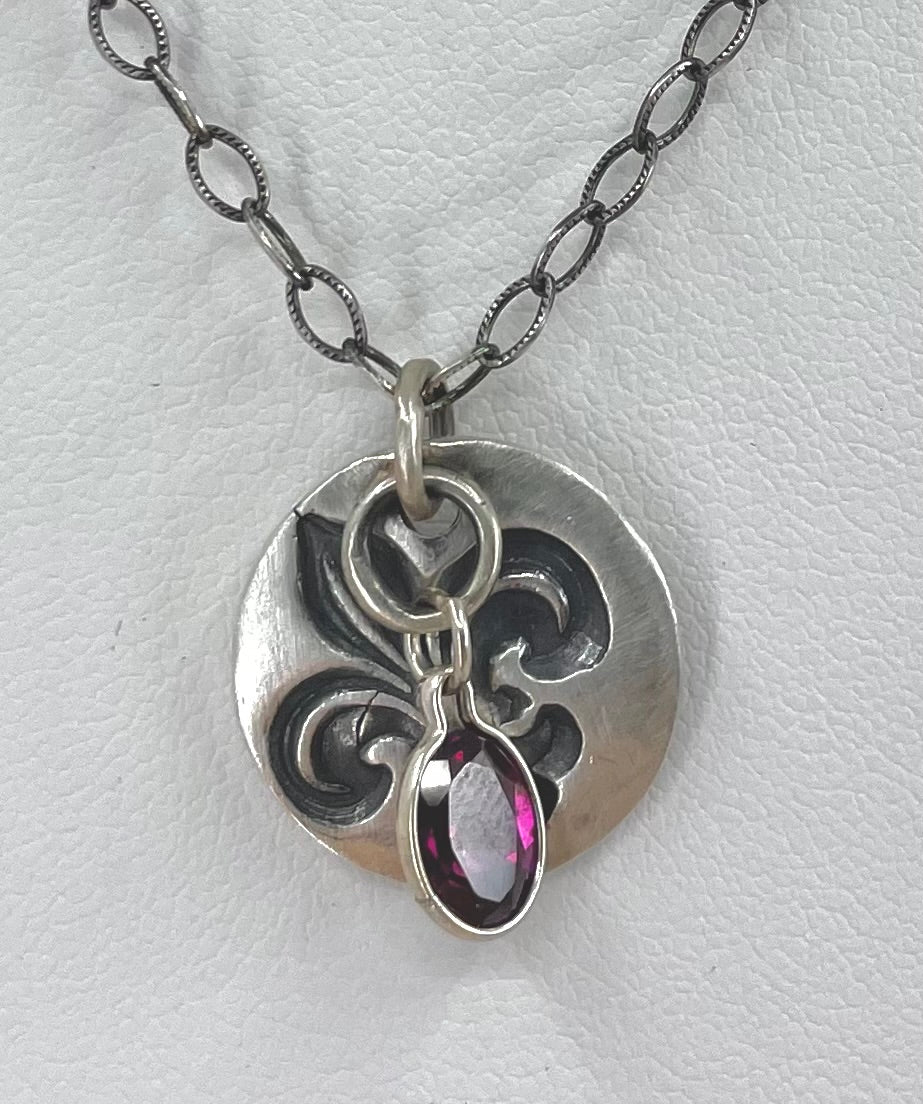Fleur de Lis Garnet