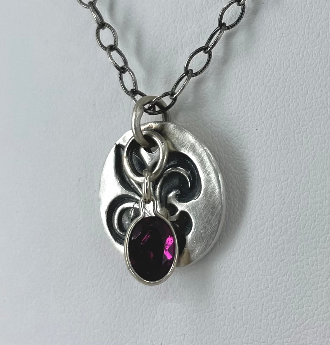 Fleur de Lis Garnet