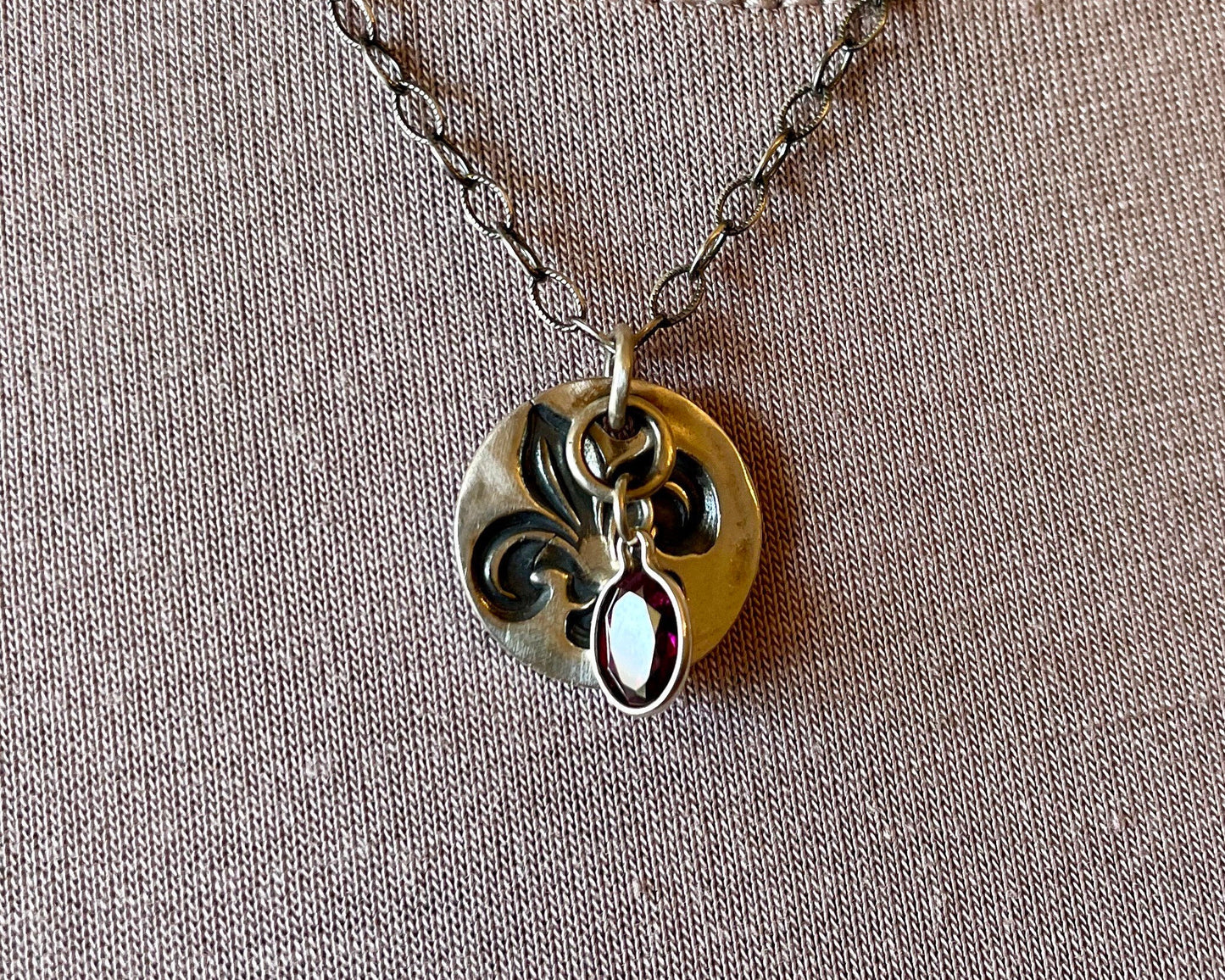 Fleur de Lis Garnet