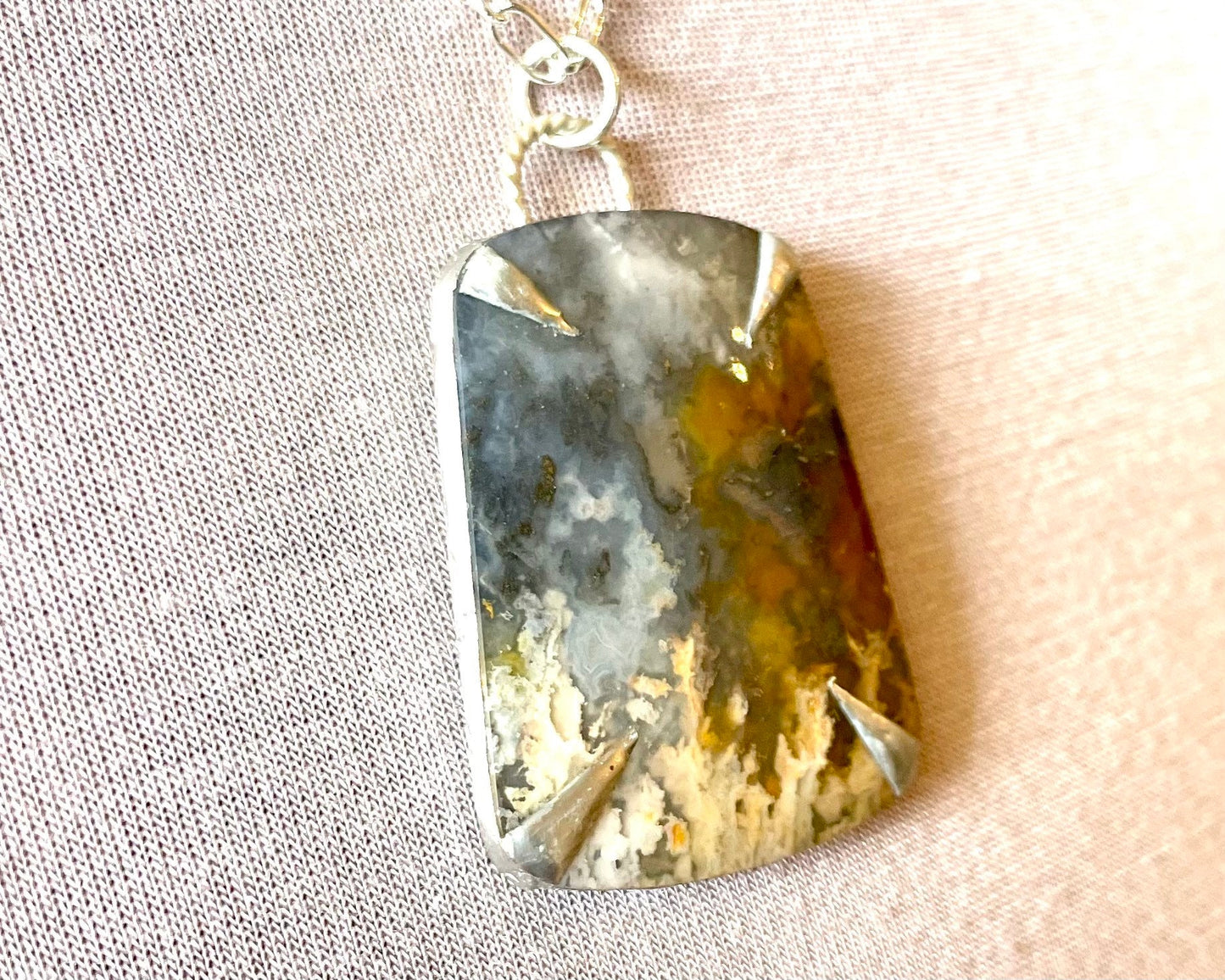 Regency Plume Agate on Obsidian